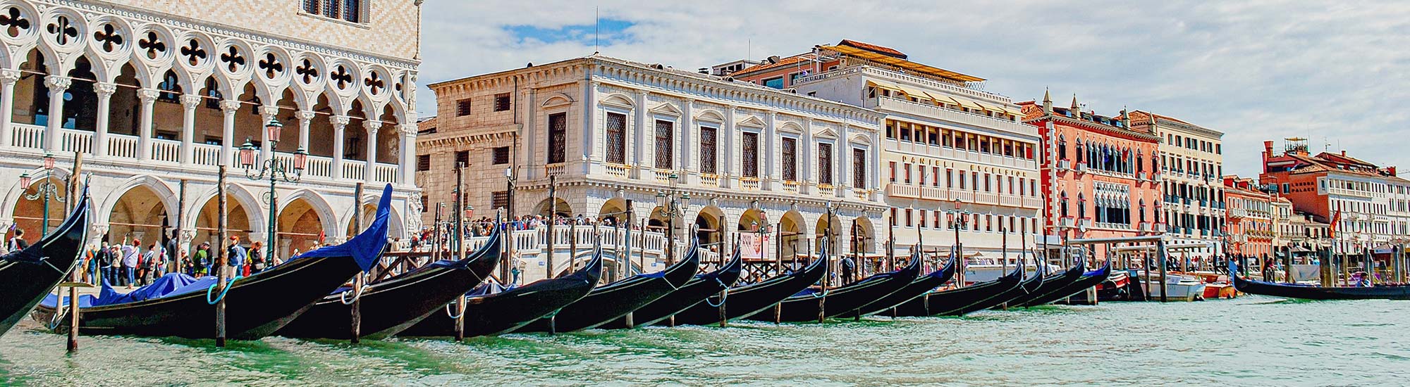 Venice: Grand Canal by Gondola with Live Commentary